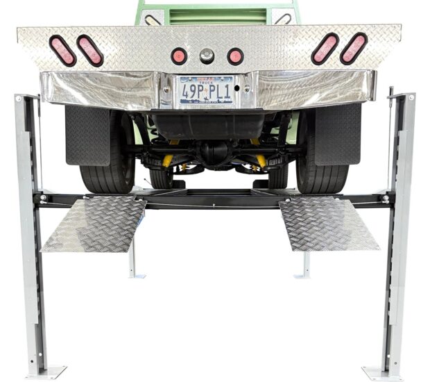 Triumph USA8000 8,000 lb Service & Storage 4 Post Automotive Lift Triumph USA8000 8,000 lb Service & Storage 4 Post Automotive Lift