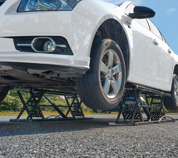 VEVOR Car Lift, 7,000 LBS Capacity Portable Car Lift VEVOR Car Lift, 7,000 LBS Capacity Portable Car Lift